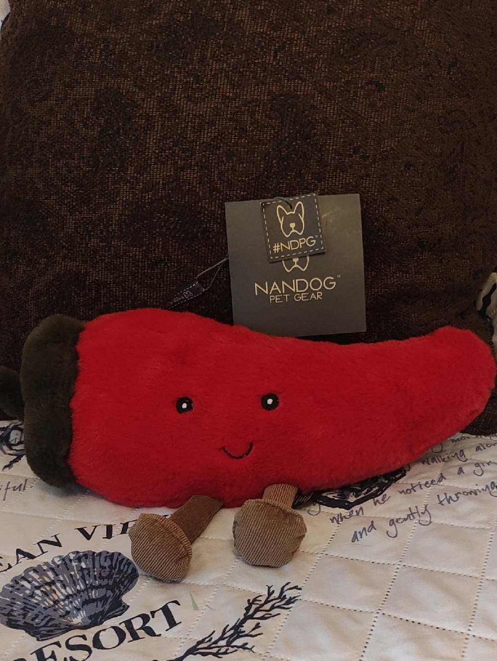 PETS: RED PEPPER DOG TOY